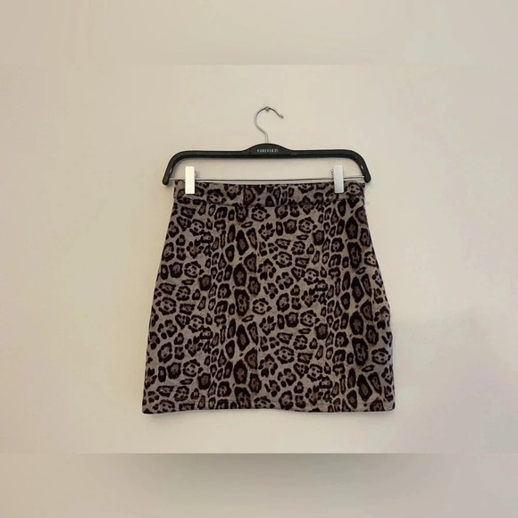 Revolve Superdown animal print mini skirt fall back to school small - Picture 3 of 9